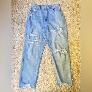American Eagle curvy mom jean 8 regular Blue Distressed Straight Leg NO HOLES